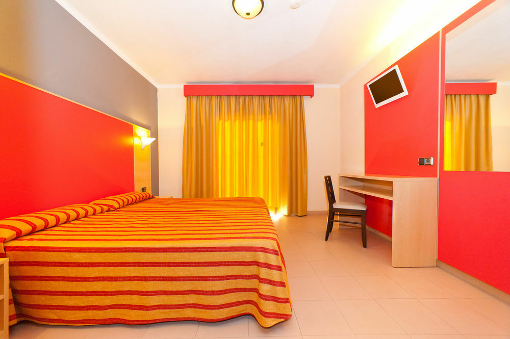 The Red Hotel By Ibiza Feeling - Adults Only Sant Antoni de Portmany Exterior foto