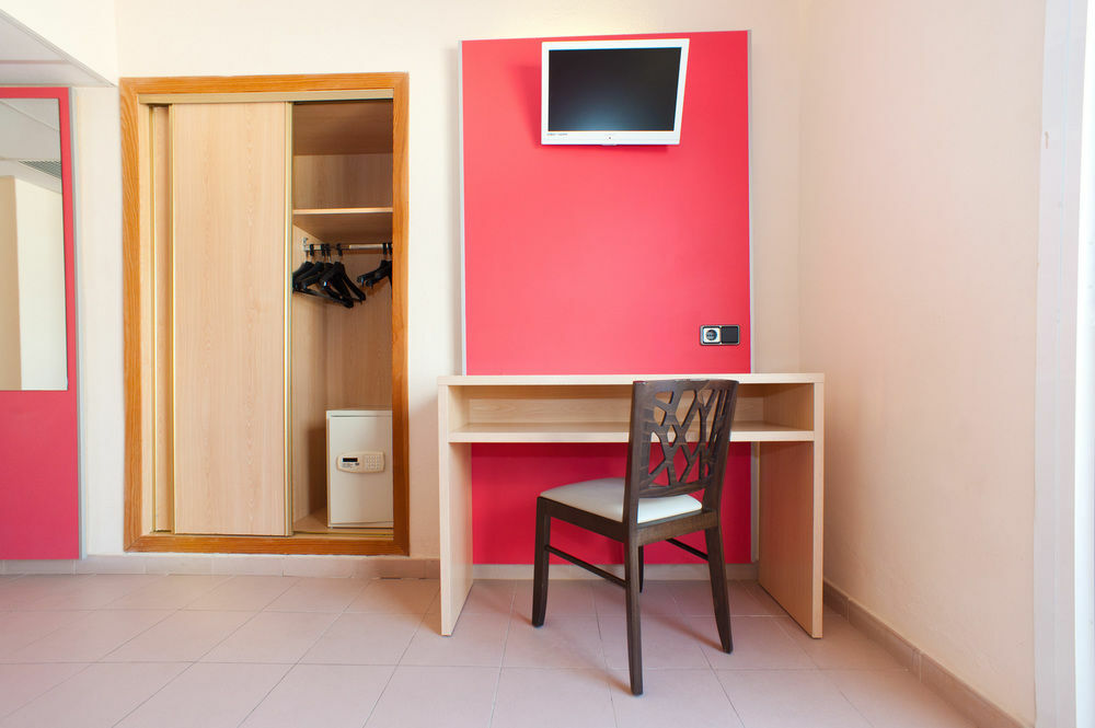 The Red Hotel By Ibiza Feeling - Adults Only Sant Antoni de Portmany Exterior foto