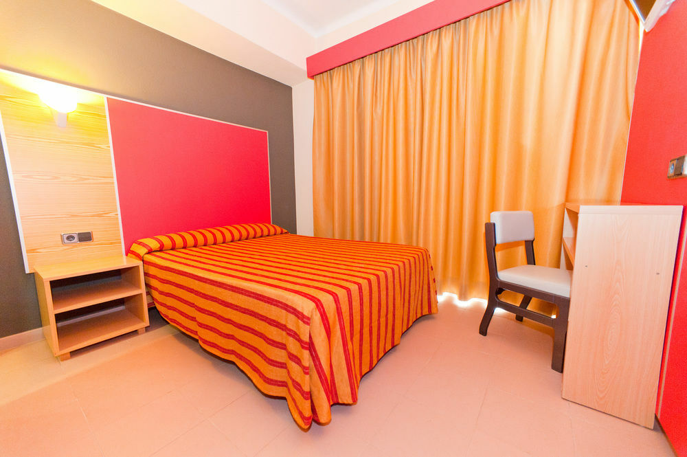 The Red Hotel By Ibiza Feeling - Adults Only Sant Antoni de Portmany Exterior foto